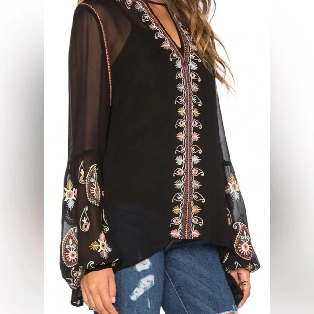 Love Sam Embroidered Peasant Top Black Sheer M boho feminine 70s‎ Anthropology - Picture 12 of 12